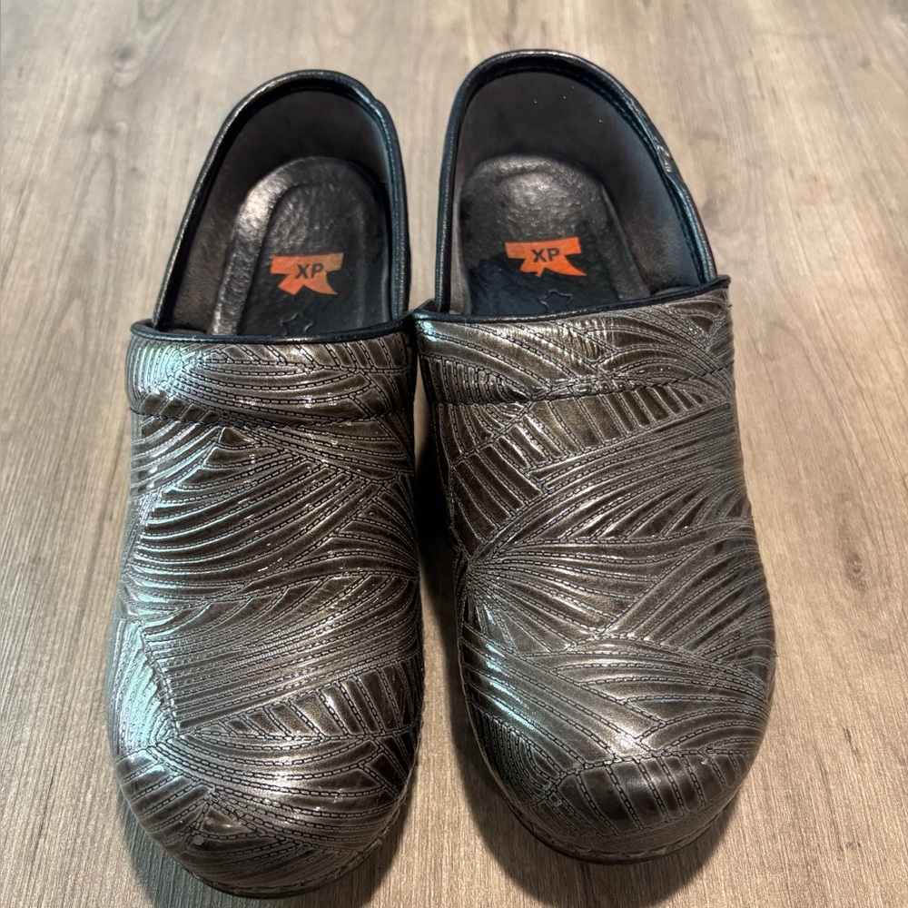 Dansko XP size 39